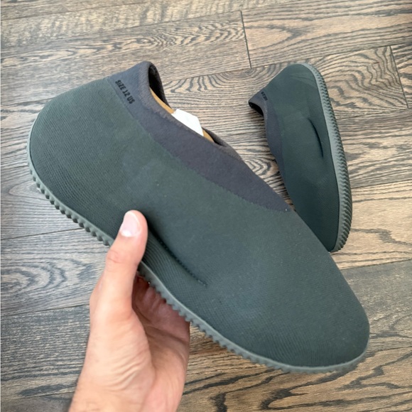 Yeezy knit shoes - Picture 1 of 5